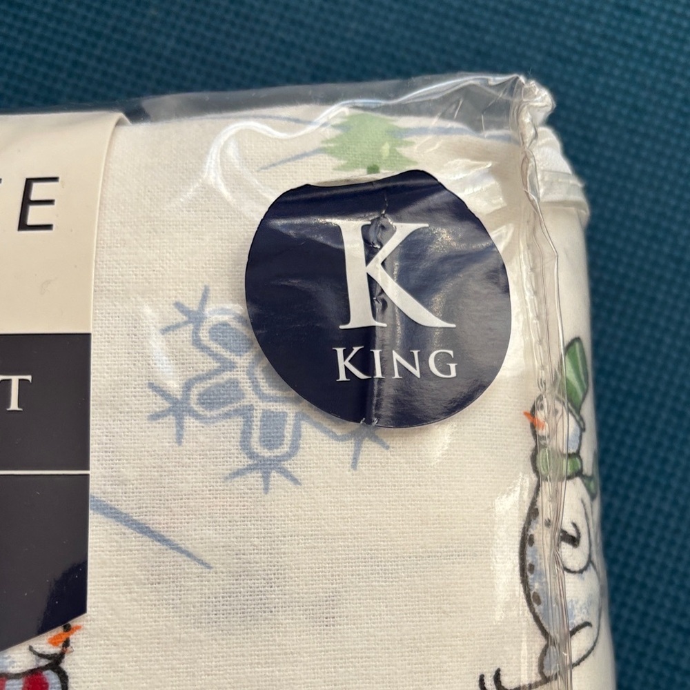 Colormate King Flannel Sheet Set - White with Red and Blue Snowman Design - Picture 4 of 4